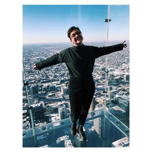 Meet your Posher, Ari